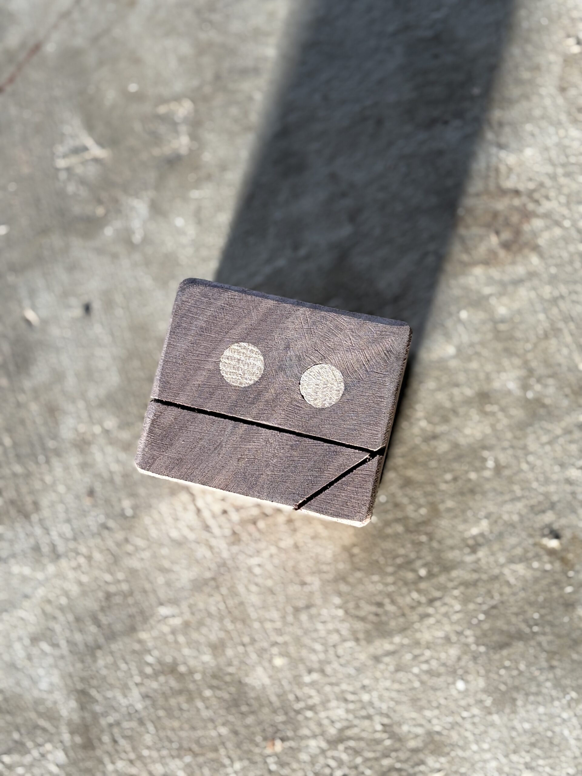 ウォールナット　くだらないロボ