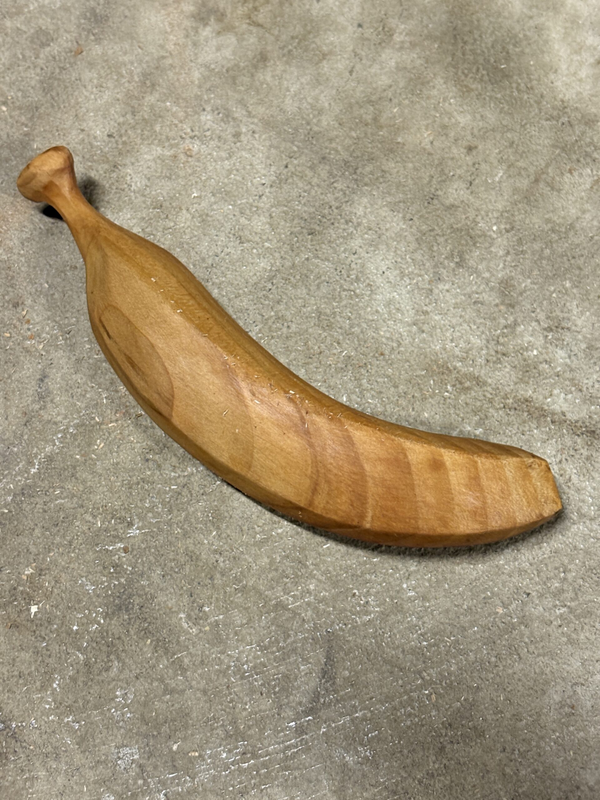 ヒマラヤスギのバナナ 木工作品 くだらない道具屋 どんぐりぼうや