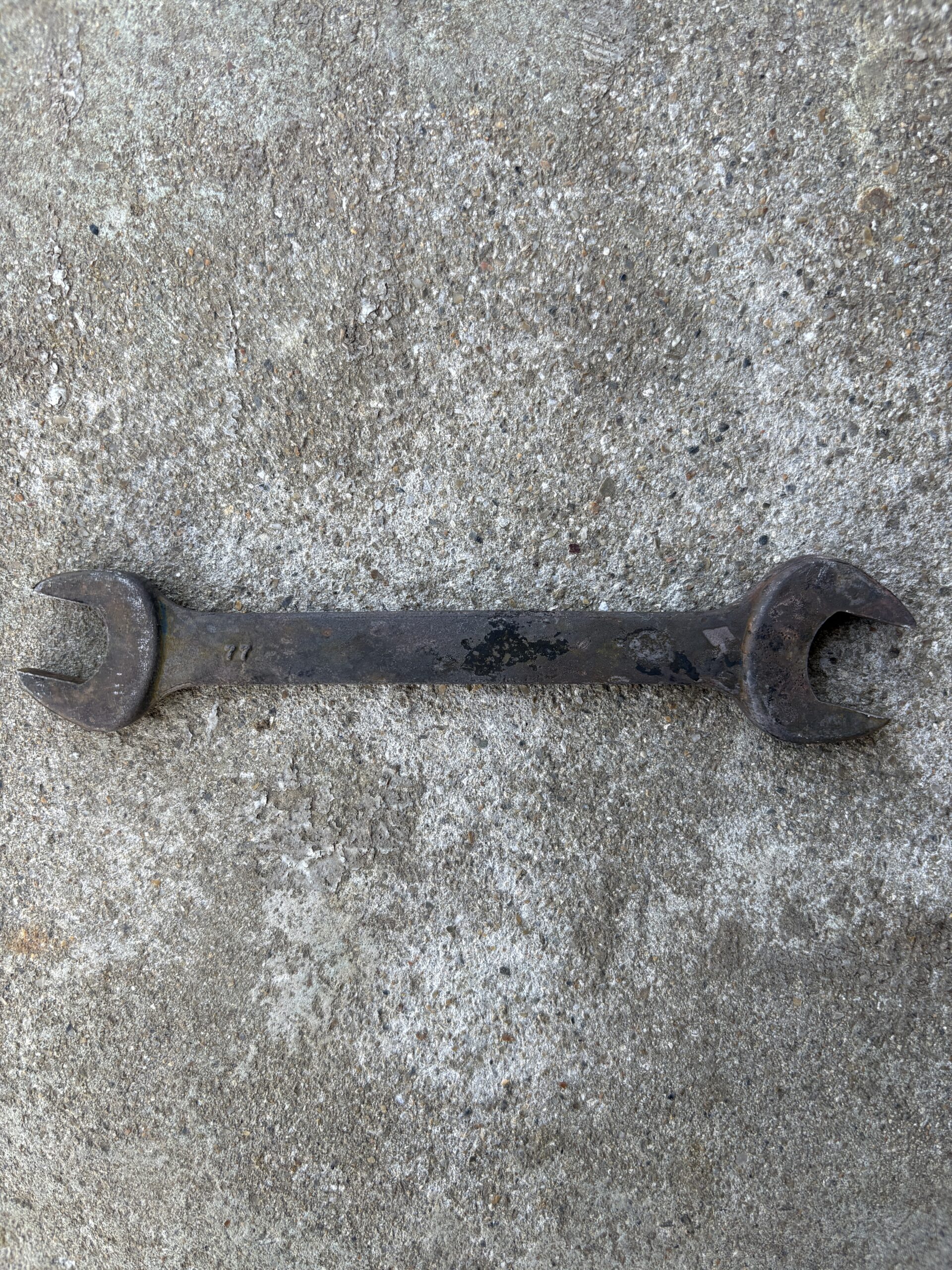 ニッサンレンチ No.3 口部分の摩耗とエッジの形