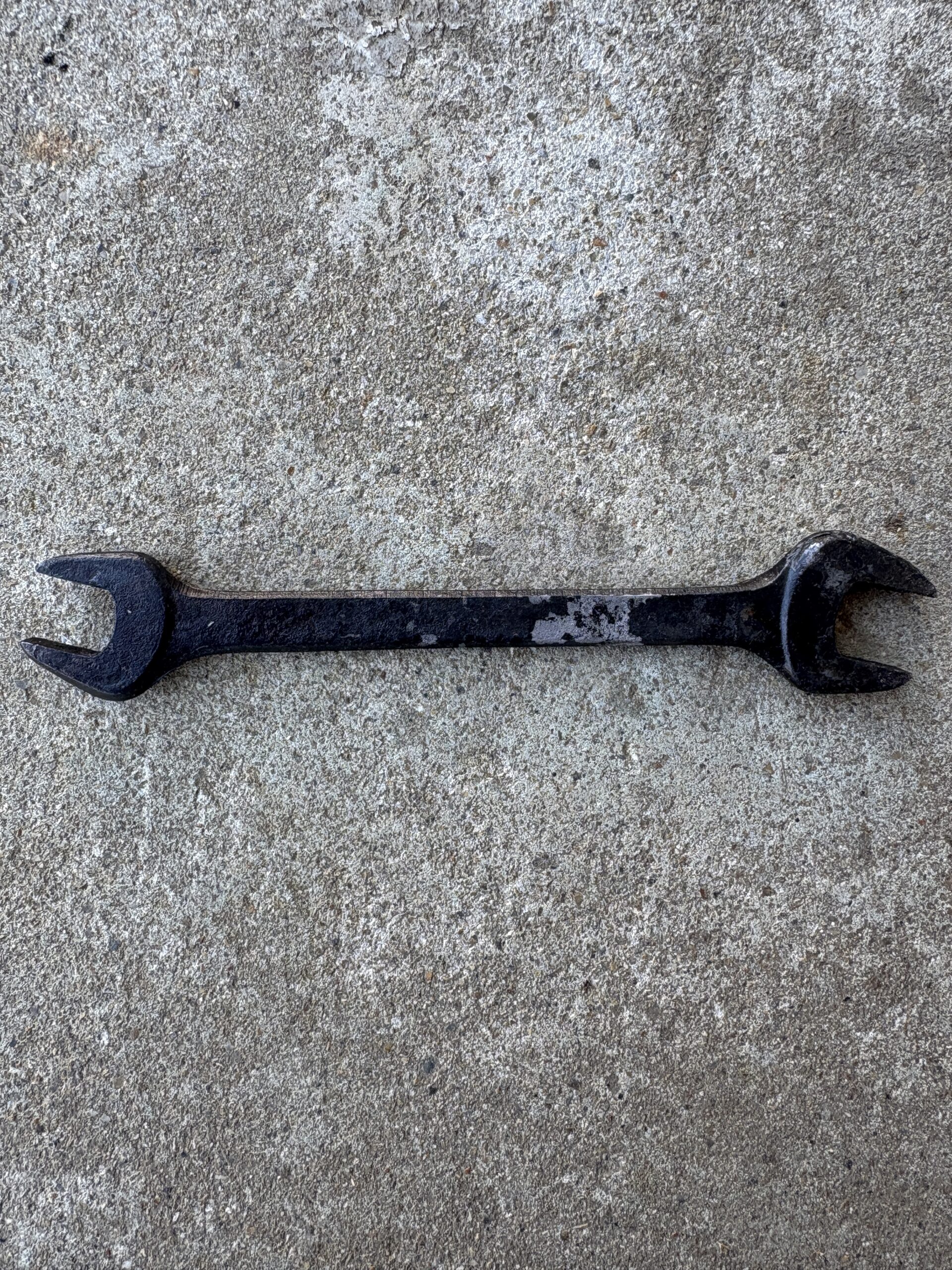 ニッサンレンチ No.1 表面の質感とキズ