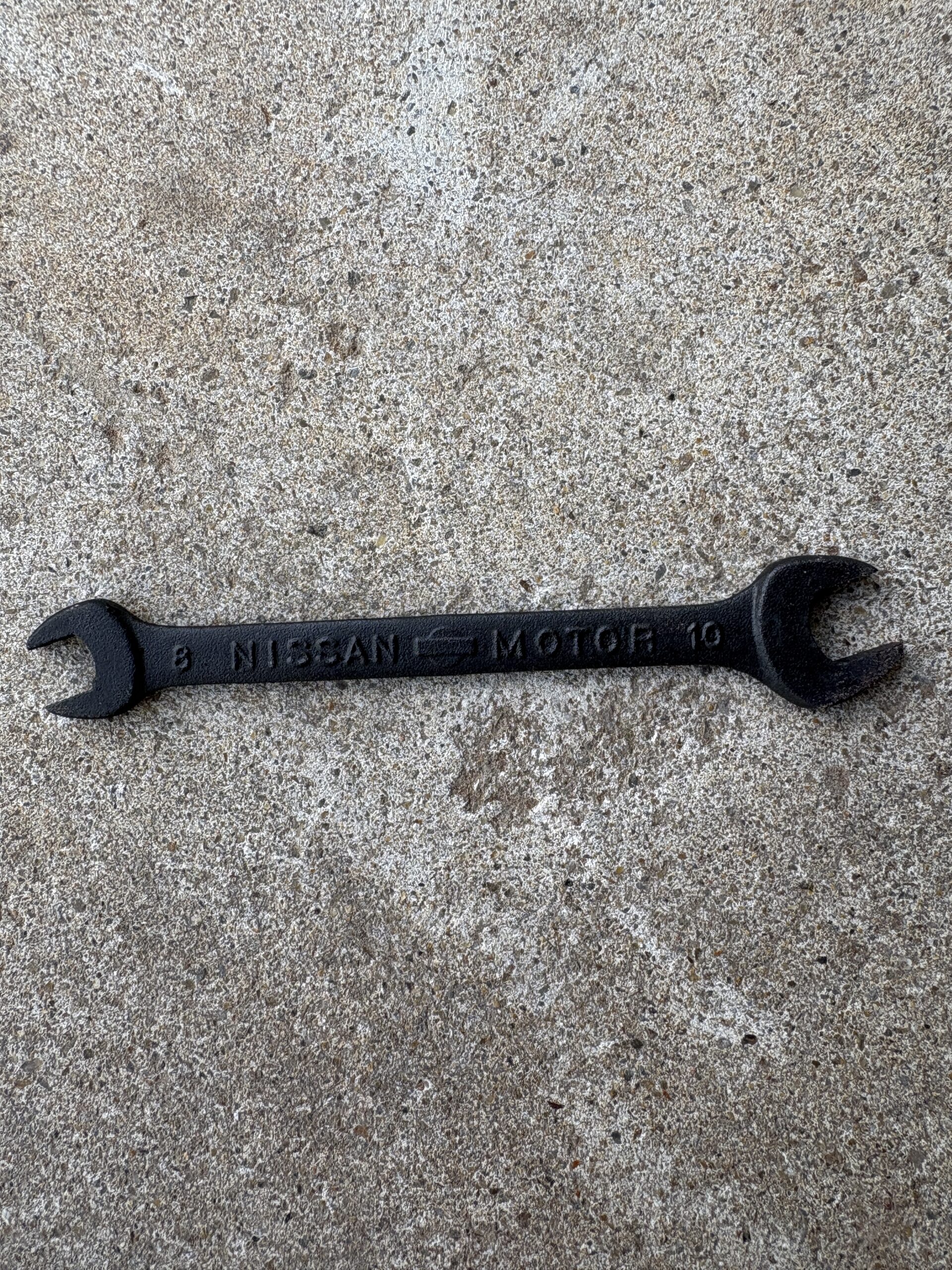 ニッサンレンチ No.5 表面のキズとサビの表情アップ